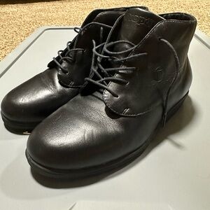 Women’s Propet black leather ankle boot size 8 EUC